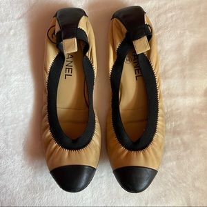 CHANEL Flats